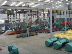 赤壁蒲圻起重機械噴漆車間圖展。