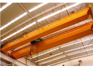 HS型葫蘆雙梁橋式起重機(jī)是參照采用國(guó)內(nèi)外最新標(biāo)準(zhǔn)，采用現(xiàn)代化的計(jì)算軟件設(shè)計(jì)制造的的起重機(jī)。