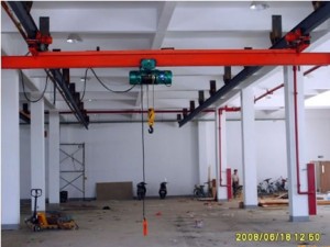 LX型電動(dòng)懸掛起重機(jī)是按國家標(biāo)準(zhǔn)設(shè)計(jì)制造的,與多種型式的電動(dòng)葫蘆配套使用的輕小型起重機(jī)。